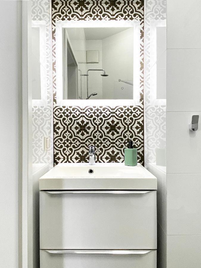 Beautiful Studio For Couples With Air Conditioning - Old Town & Main Station Краков Экстерьер фото